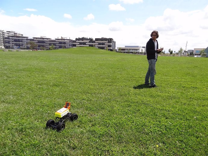 La UdL diseña un robot de compañía que funciona con el GPS del teléfono
