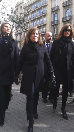 S.Sáez de Santamaría y Llanos de Luna