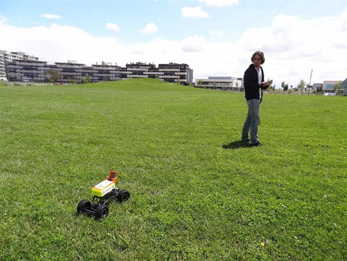 La UdL diseña un robot de compañía que funciona con el GPS del teléfono