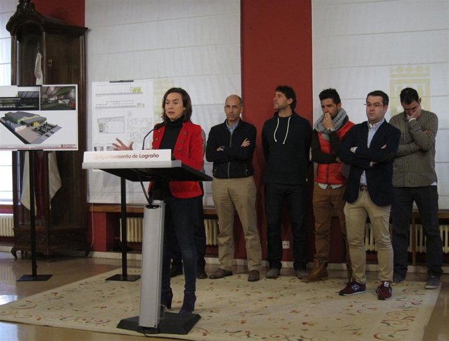 Gamarra y los promotores del nuevo club de padel de Pradoviejo