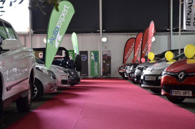 Coches aparcados automóviles vehículos              