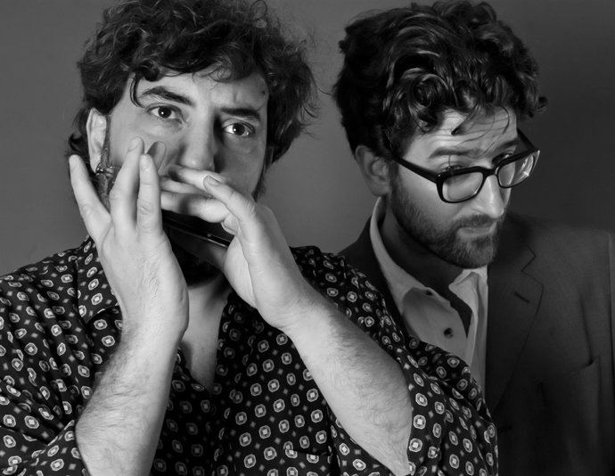 El armonicista Antonio Serrano, junto con Albert Sanz.