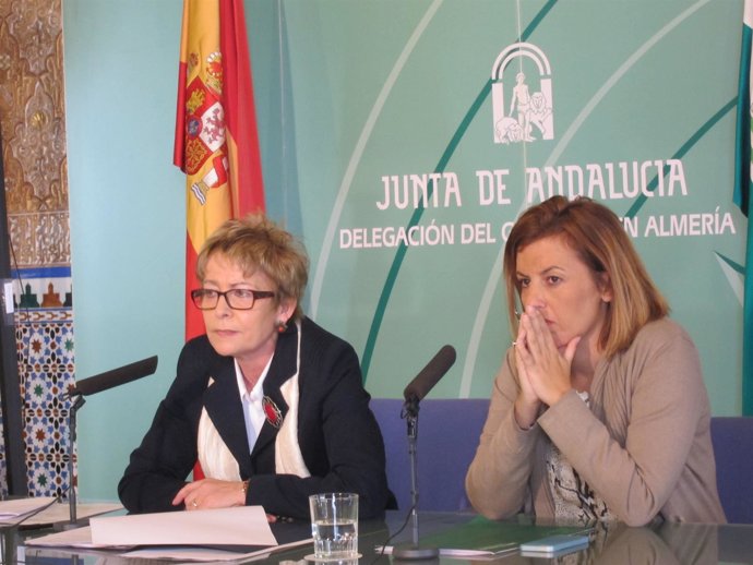 Elena Víboras, en rueda de prensa junto a Sonia Ferrer
