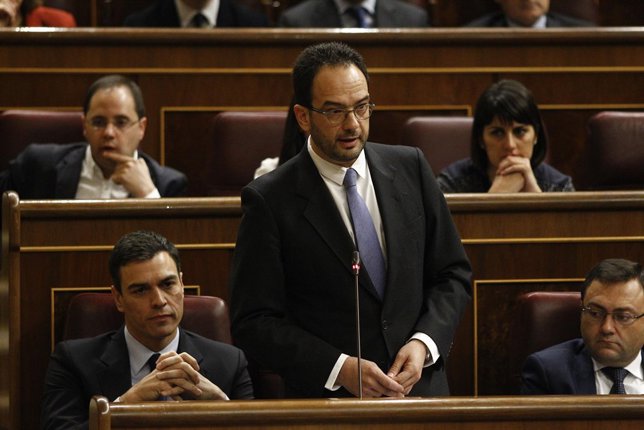 Antonio Hernando y Pedro Sánchez en el Congreso