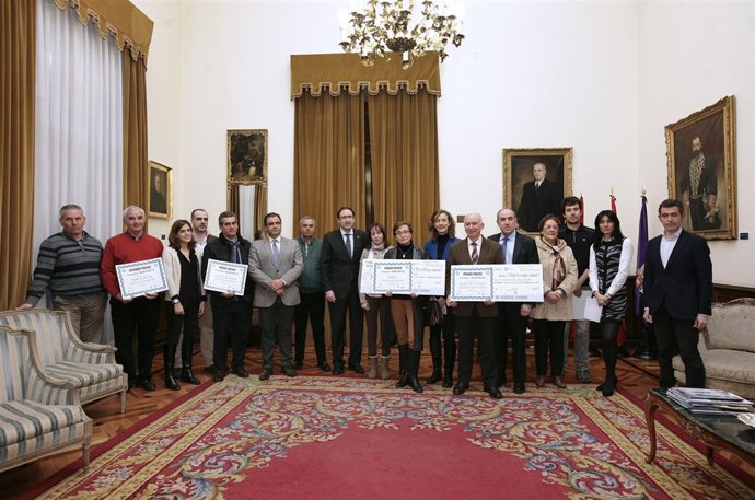 Foto de familia de la entrega de premios