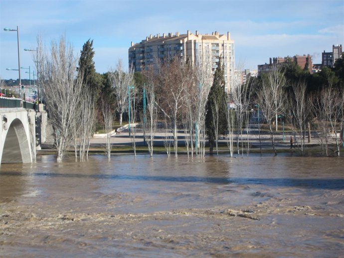 El Ebro este martes a su paso por Zaragoza