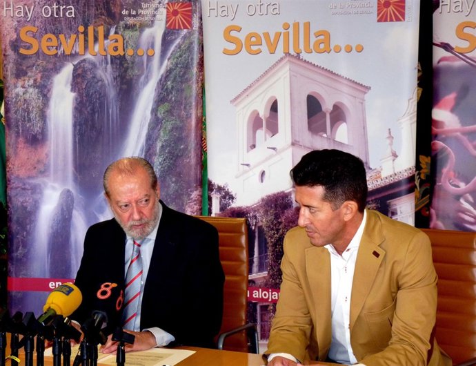 El presidente de la Diputación de Sevilla, Fernando Rodríguez Villalobos