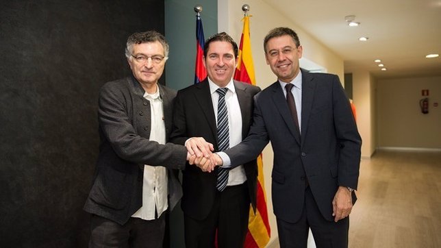 Xavi Pascual firma su renovación con el FC Barcelona