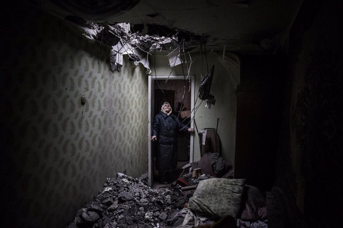 Vivienda destruida por los combates en Donetsk, en el este de Ucrania