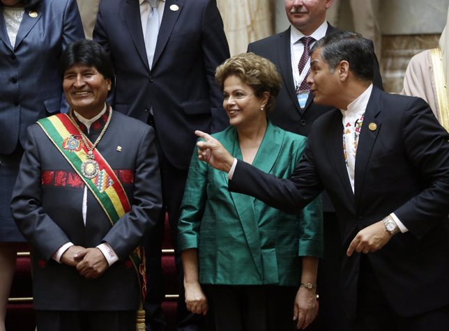 Rafael Correa y Dilma Rousseff en la investidura de Morales