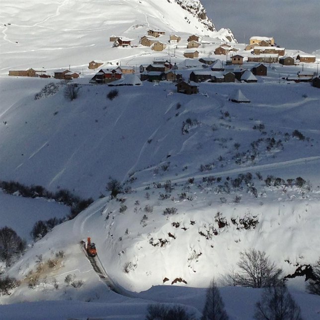 Carretera nevada en Somiedo. 