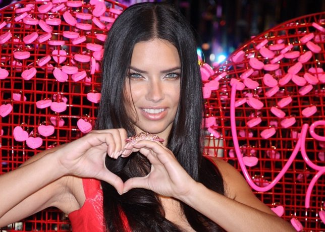 Adriana Lima, toda una 'Afrodita' moderna 