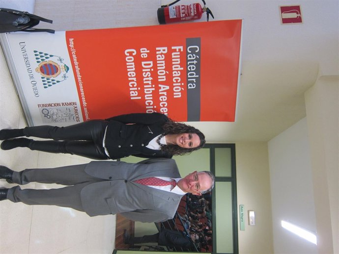 Los ponentes en la jornada de Marketing online María Sierra y José Manuel Tourné