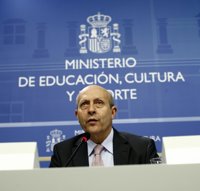 Wert respeta la "automoratoria" de los rectores y reitera que la reforma de grados no contempla "ningún plazo"