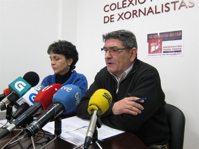 Xulia Alonso y Quique Costas, portavoces plataforma de enfermos de hepatitis C