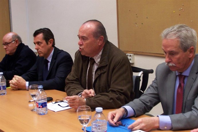 Asociaciones se unen contra las gasolineras desatendidas