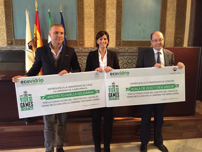 Acto de entrega de los premios de Ecovidrio en la UCO