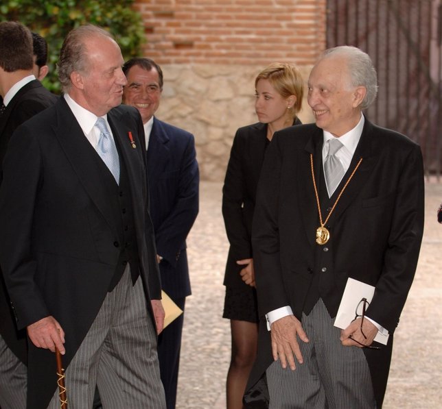 El Rey Juan Carlos y el escritor Sergio Pitol, Premio Cervantes 2005
