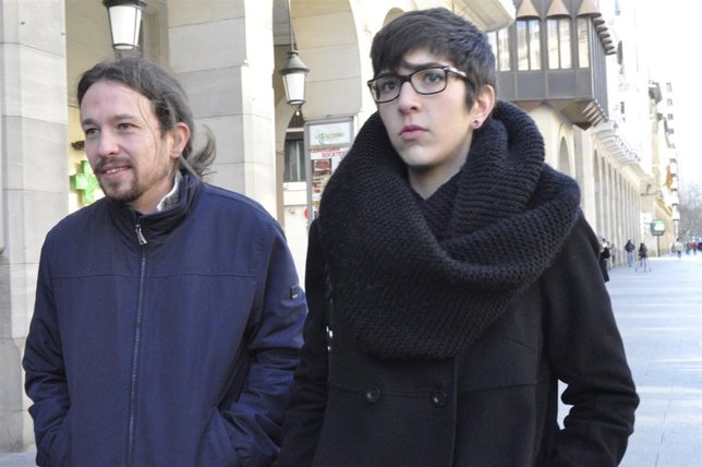 Pablo Iglesias y Violeta Barba, de Podemos.