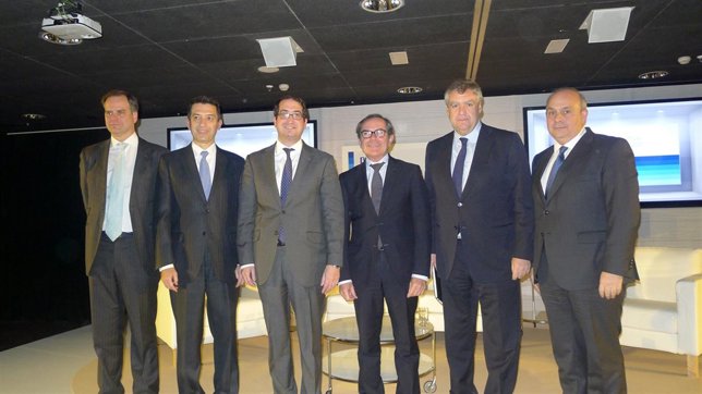 NP. BBVA Research Presenta Perspectivas Económicas 2015 En Valencia