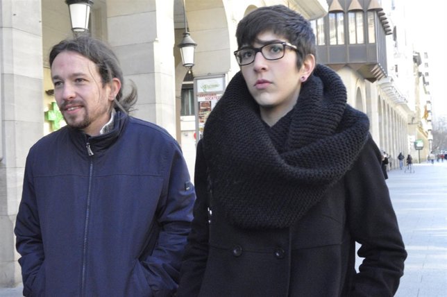 Pablo Iglesias y Violeta Barba, de Podemos.