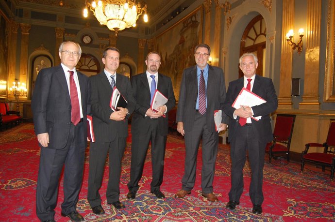 Los portavoces de los grupos de la oposición del Senado