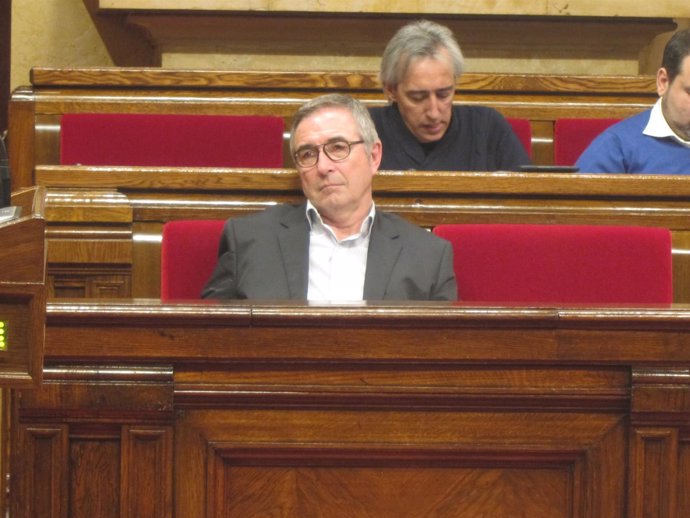 Andrés Rueda, presidente de Ascad, en el pleno del Parlament de Catalunya