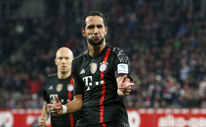 Medhi Benatia celebra un gol.