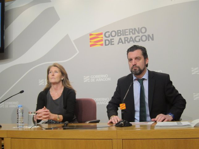 María Luisa Souvirón y Jorge Escario este jueves en rueda de prensa.