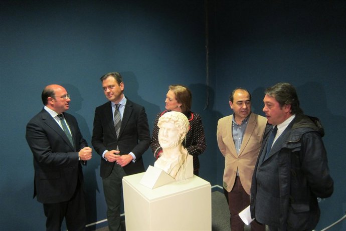 Sánchez, Ortuño y Ruiz en la presentación del busto