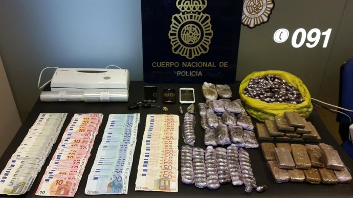 Nota De Prensa: Algeciras Desarticulado Grupo Especializado En Introducir Hachis