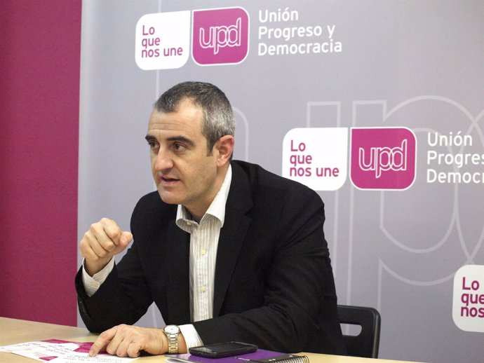 El candidato de UPyD a la presidencia de la Región, César Nebot