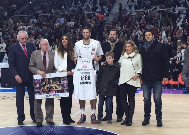 Felipe Reyes, homenajeado por su récord de rebotes