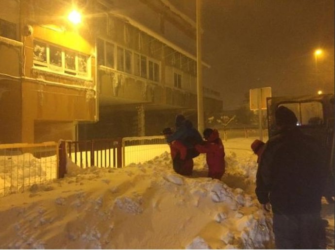 La UME rescata a más de 100 personas en León y Palencia