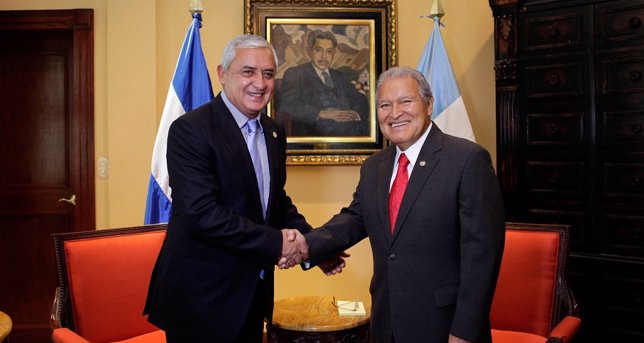 Presidente de Guatemala, Otto Pérez Molina, y El Salvador  Sánchez Cerén