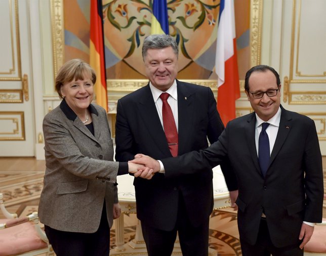 Poroshenko, Merkel y Hollande en Kiev