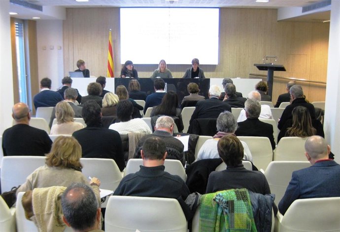 La consellera N.Munte, en la comisión de seguimiento del debate sobre la pobreza