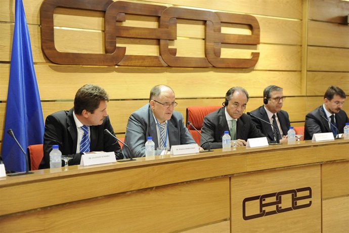 Jesús Banegas, De CEOE, Con Una Delegación Ucraniana                   