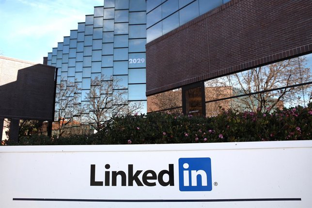 LinkedIn vuelve a los 'números rojos' tras perder 13,7 millones
