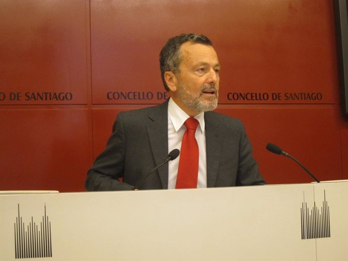 Agustín Hernández, alcalde de Santiago