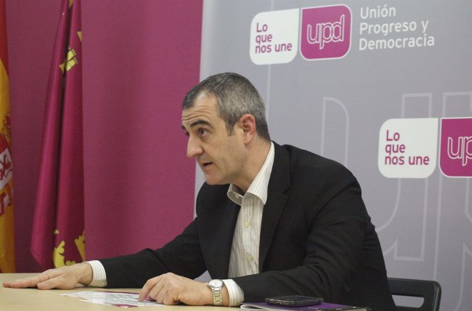 El candidato de UPyD a la Presidencia de la Comunidad, César Nebot