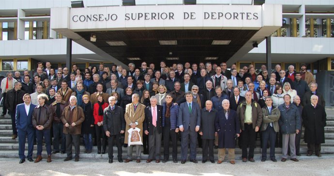Foto de familia de plusmarquistas nacionales de atletismo