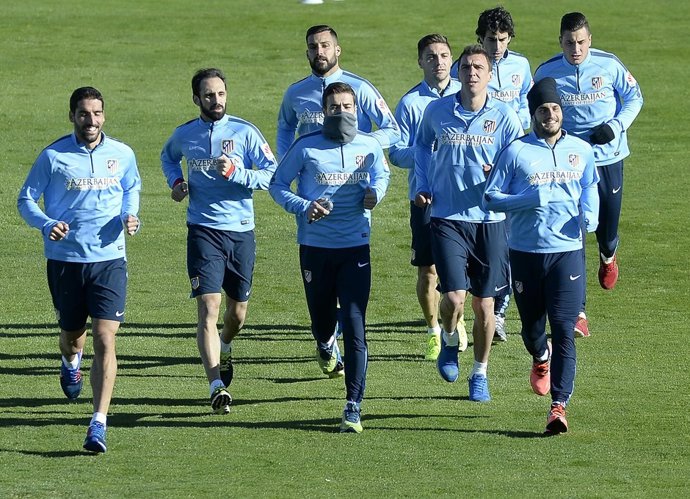 Raúl García, Juanfran, Koke, Gabi, Moyá y Mandzukic 