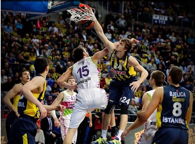 El Laboral Kutxa cae en su visita al Fenerbahçe