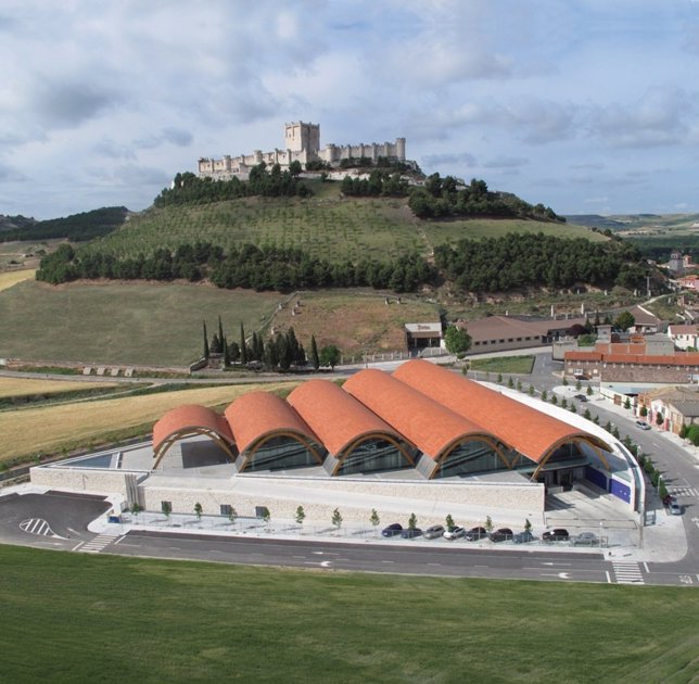 Vista aérea de la bodega Protos, en Peñafiel.