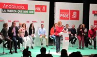 Susana Díaz critica el desconocimiento de Rajoy del campo andaluz y le urge a reducir "de una vez" las peonadas