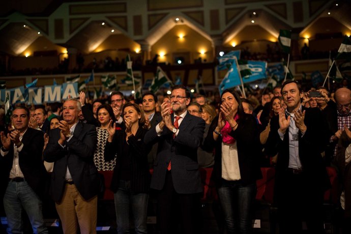 Rajoy junto a Moreno y otros dirigentes, hoy en Torremolinos
