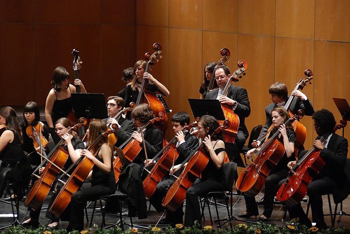 Imagen de la Jóven Sinfónic 'Ciudad de Salamanca' duranrte una actuación