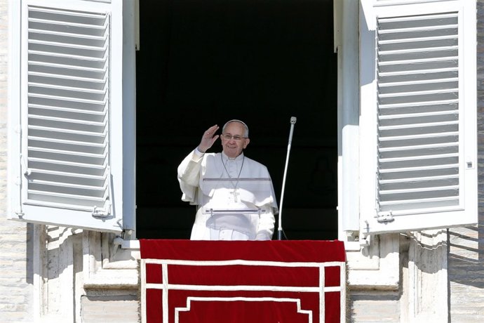 El Papa Francisco durante el rezo del Angelus