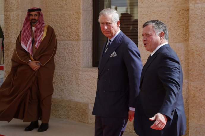 Príncipe Carlos de Inglaterra con rey Abdulá de Jordania (2015)